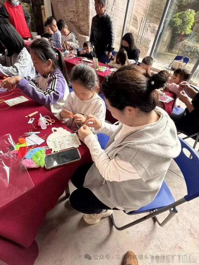 台州把环保理念玩出童趣新高度三门蛇蟠乡举办“爱护地球”主题活动，亲子携手岩穴研学
