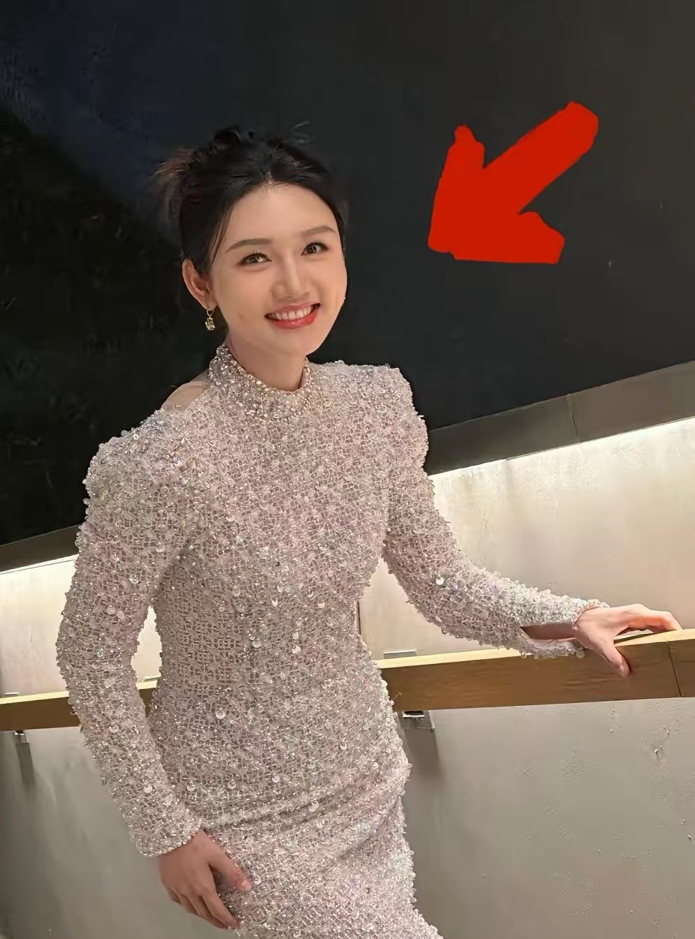 央视龙洋：我租房子住，因为钱要花在刀刃上。不是买不起，是她把积蓄都刷给了五星级酒