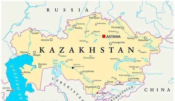 很多人没看明白一件事：哈萨克斯坦嘴上跟中国反复说“互利共赢”，心里真正焦虑的，从