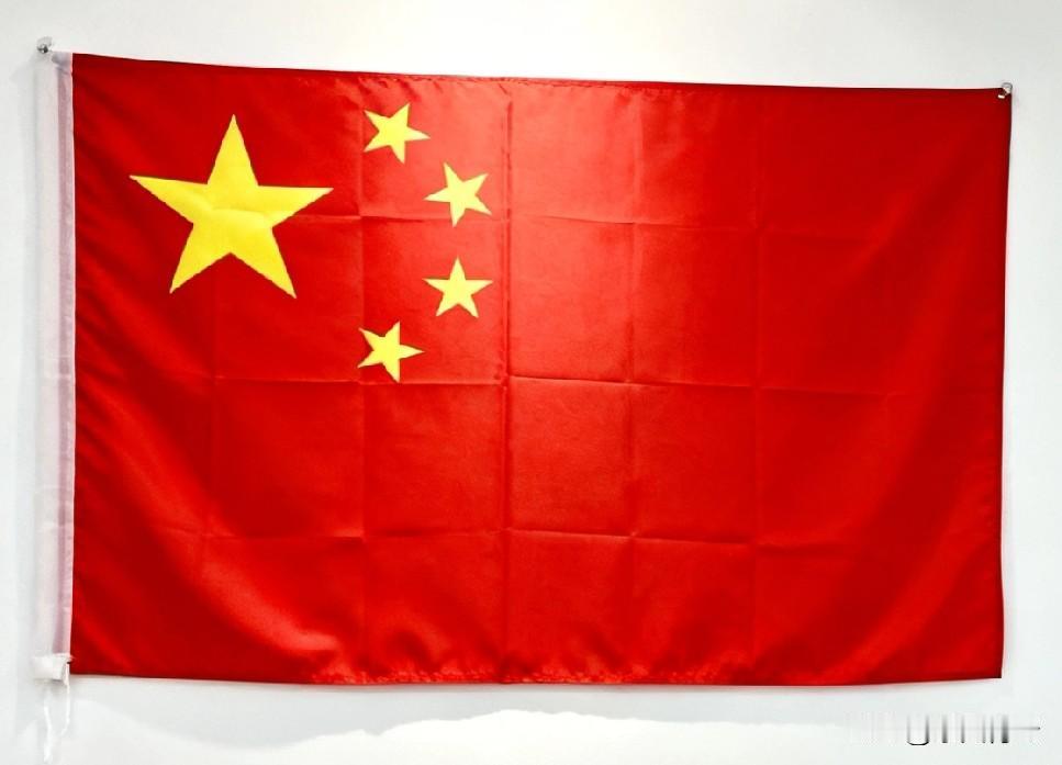 中国前行的方向特别清晰：丢掉不切实际的幻想，以雷霆之势反腐正风，扫清发展障碍。