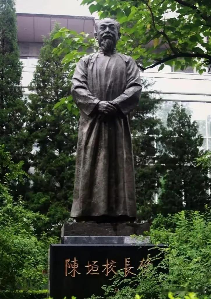 绿柳早含情