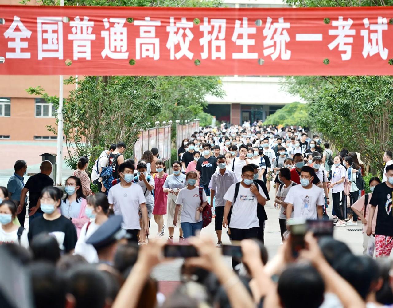 再过几天，孩子们的分数陆续就要出来了，家长和孩子最后的磨难即将来临。等到出来分数