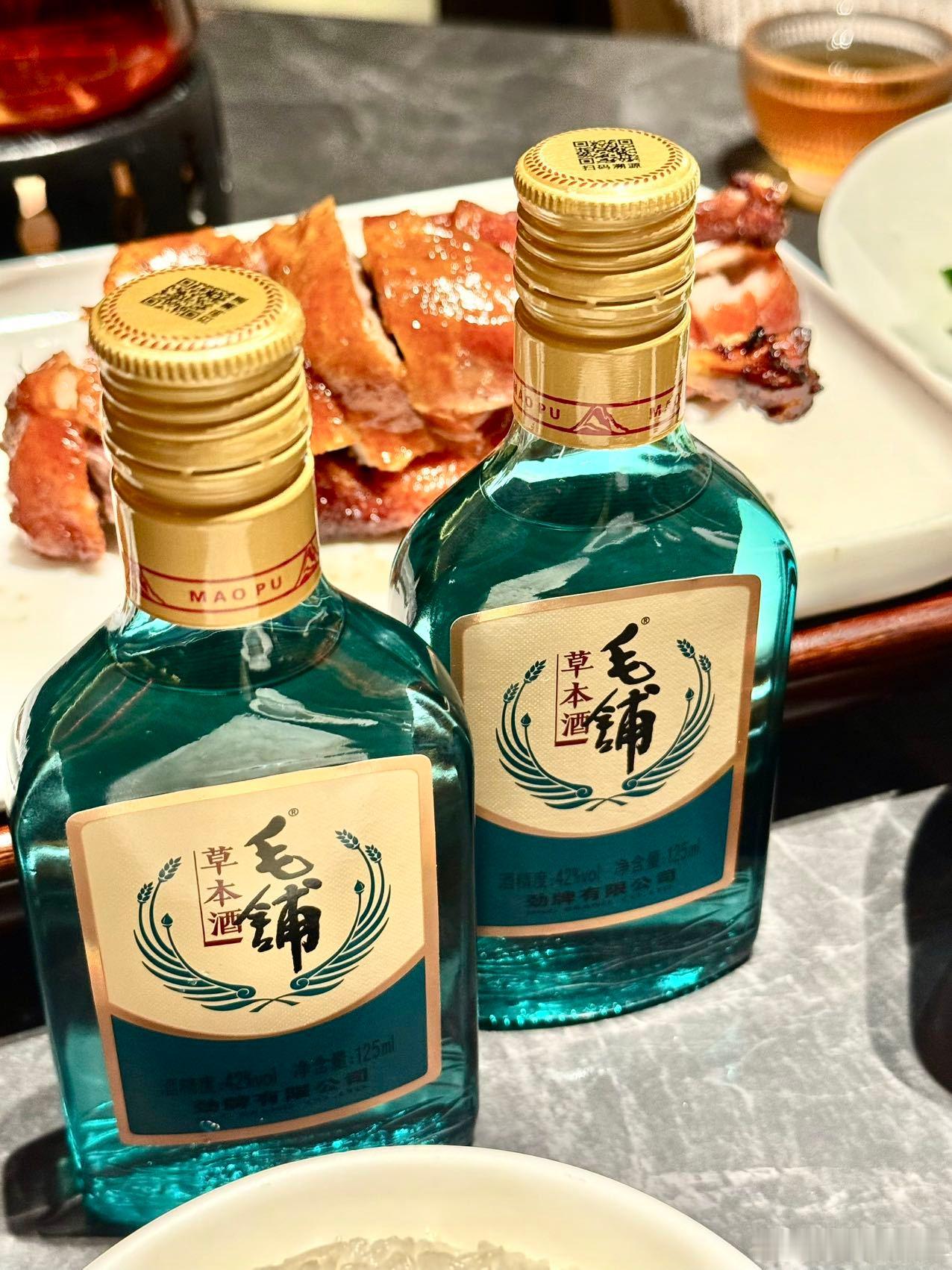 过年小聚怎么轻松怎么来家庭大聚会的时候，我和几个小辈一起去买年酒，结果饭吃到一半