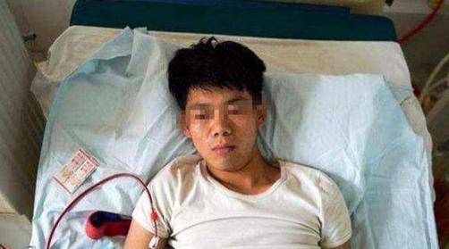 2011年4月，17岁的湖南少年王阳以2万块卖掉了自己的一颗肾，用这笔钱买下了最