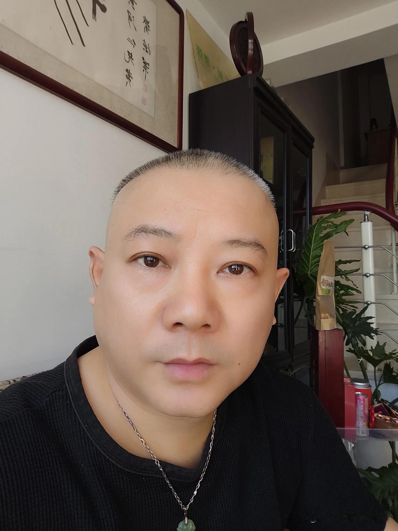  经常妻离子散、家破人未亡的朋友都知道，第一次是最痛的，以后慢慢就习惯了。
  