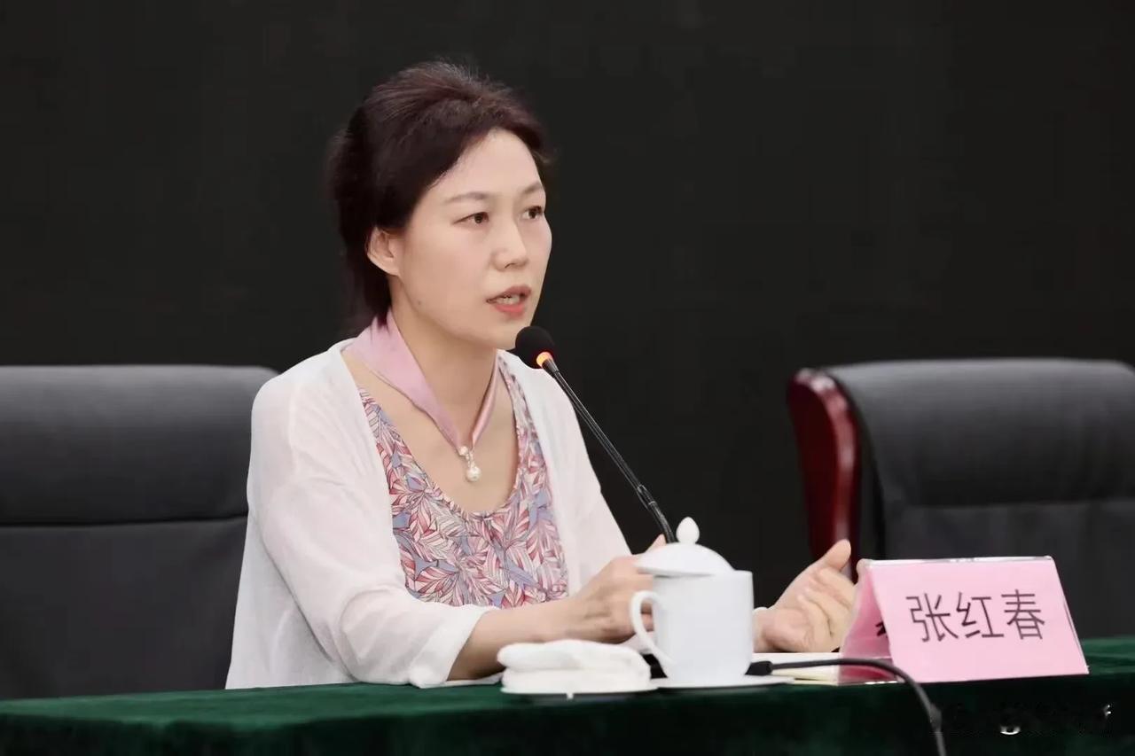 根据网友透露的陕西书坛消息，著名书法家张红春老师当选为陕西省书法家协会主席，附张