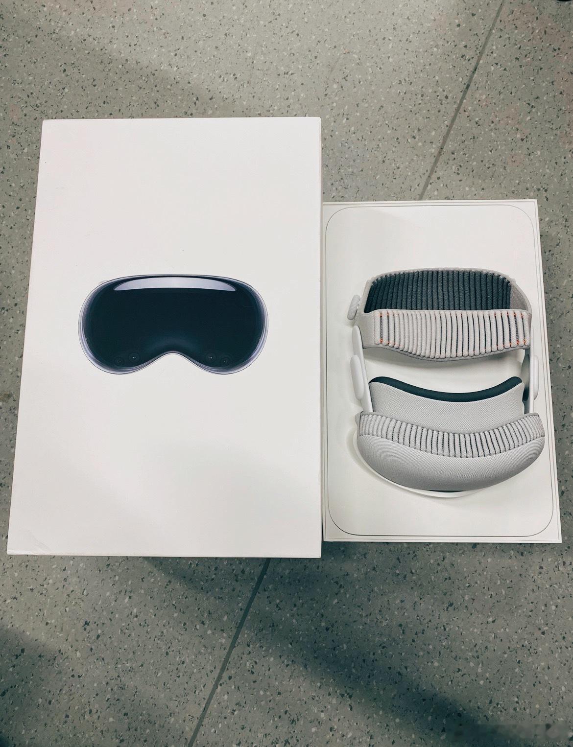 听说我吃灰一年多的这个产品目前每个 Apple Store 只能卖一台出去…[思