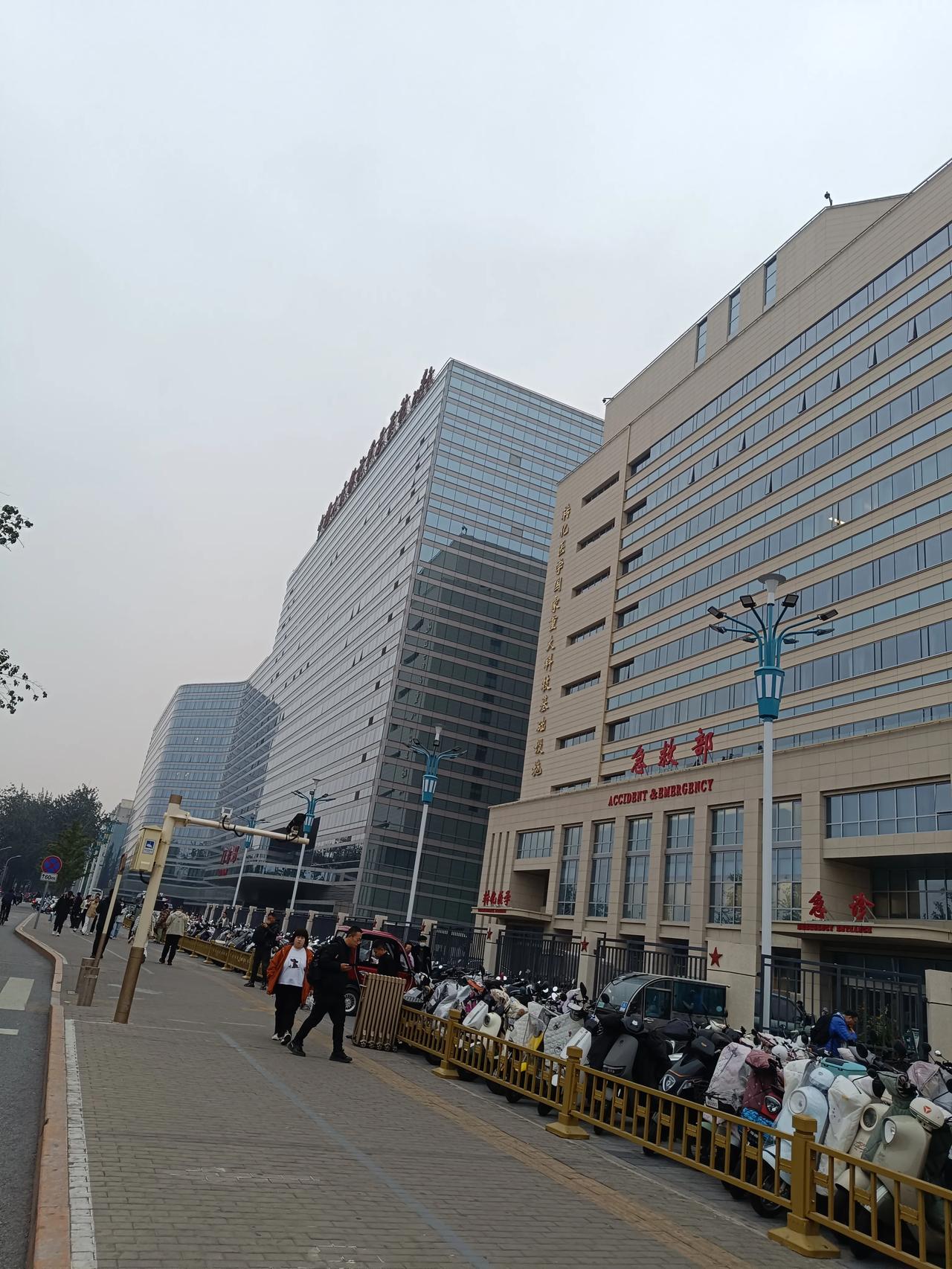 这是医院的天花板了吧，绝对是国内第一的医院了啊，这实力真的是杠杠的啊！