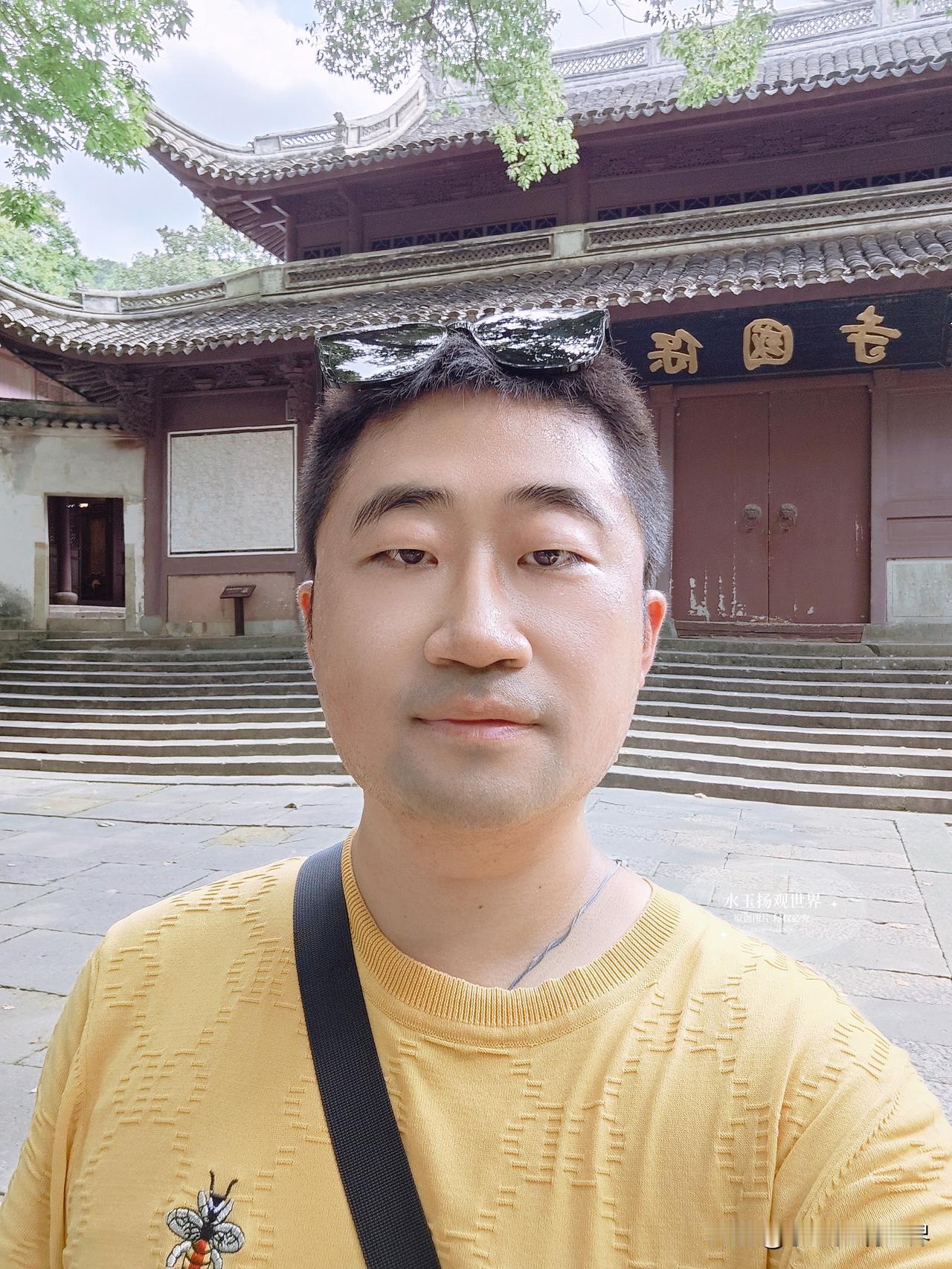 来宁波旅行，藏在灵山山谷里的保国寺古建筑博物馆，才是一个真正值得打卡的地方。
 