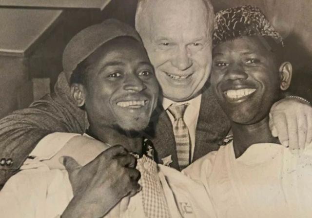 1963年，因为留学生埃德蒙·阿多醉酒冻毙荒野，导致在苏联的非洲留学生群情激愤（