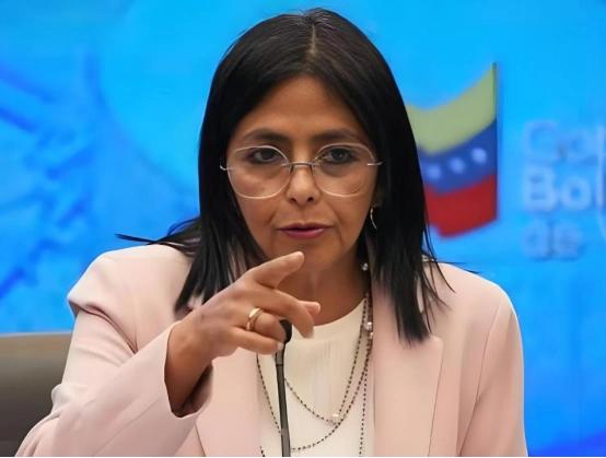 伊朗该醒醒了！委内瑞拉惨痛教训在前，投降只会沦为傀儡

最近全球目光都聚焦在伊朗