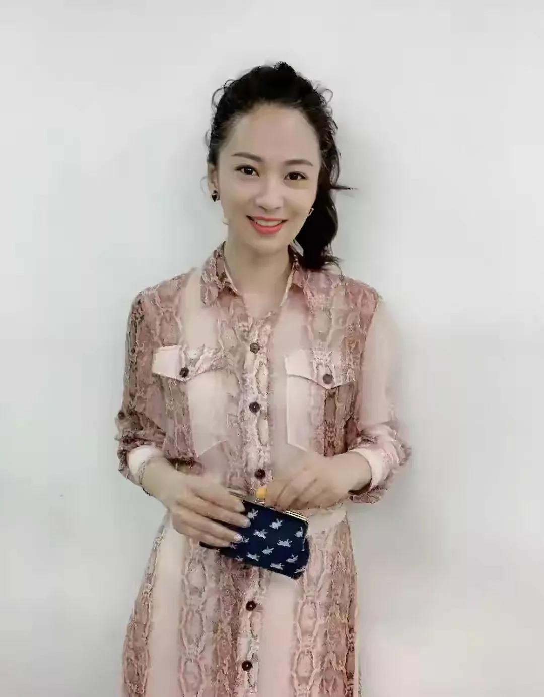 央视美女主
持陈蓓蓓[玫瑰]