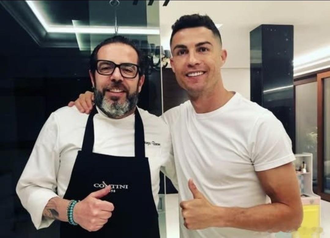 前厨师巴罗内近日爆料C罗饮食，这位超级球星的自律程度简直“反人类”。早餐吃牛油果