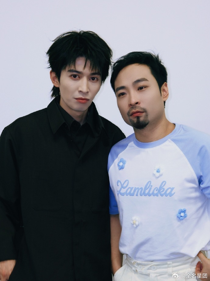 赵小童又跟咱音乐启蒙导师见着了赵小童宋木子同框合照梦幻联动！赵小童见到音乐启蒙导