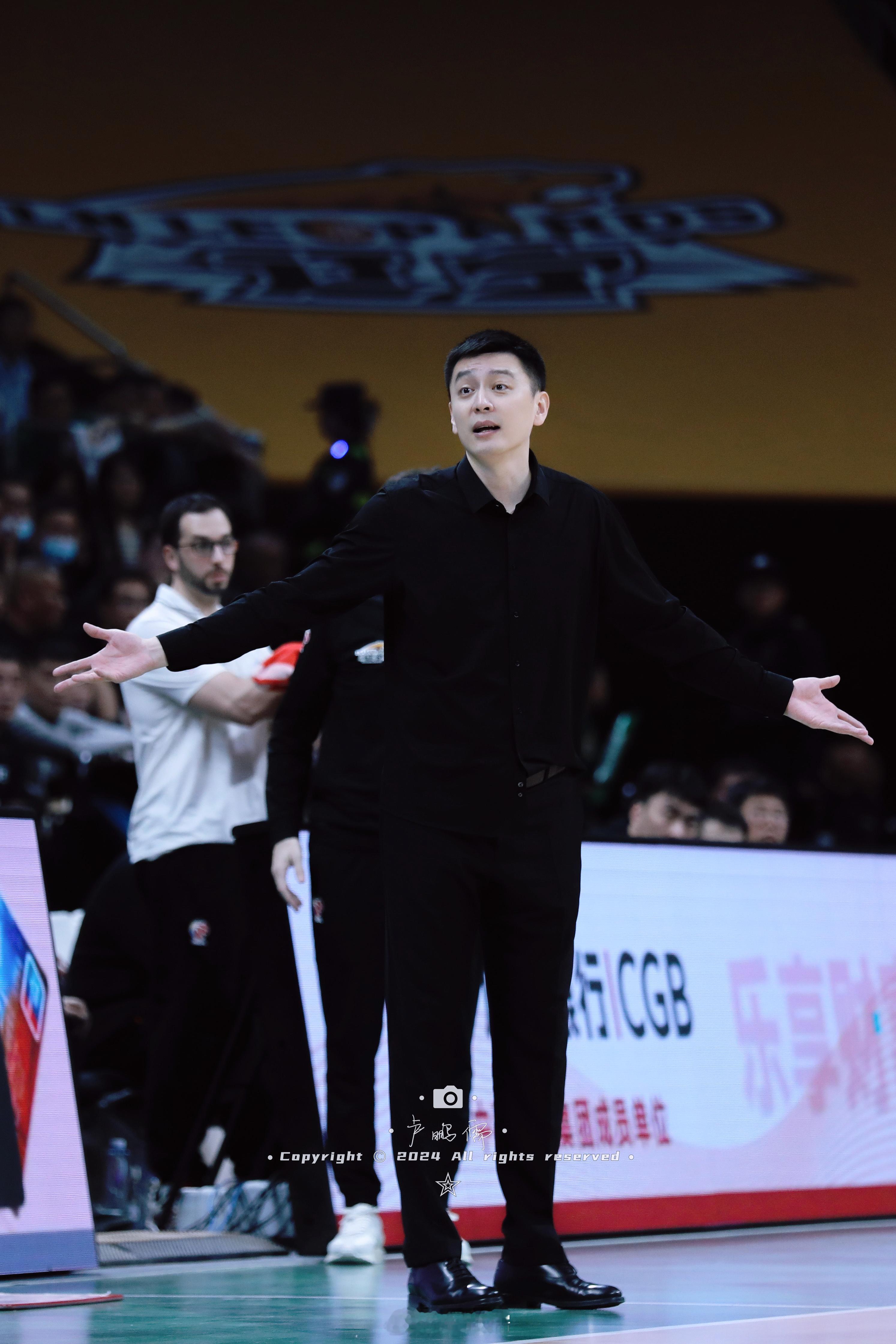 听说这位主教练主要负责帅？[doge][doge][doge]#cba炫时刻##