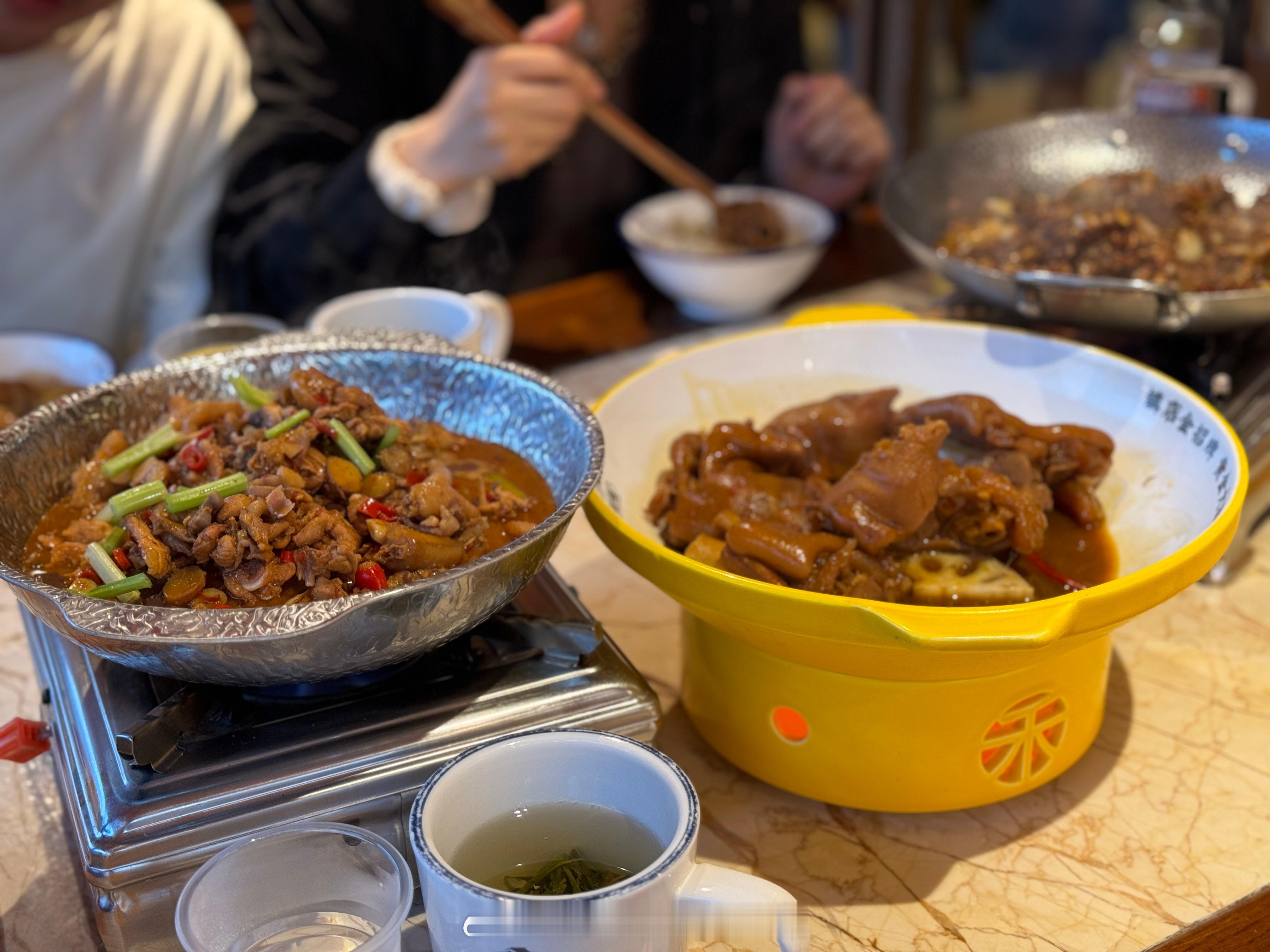 在明天开始流浪北京一周前，先来长沙避雨一天[污]  ​​​