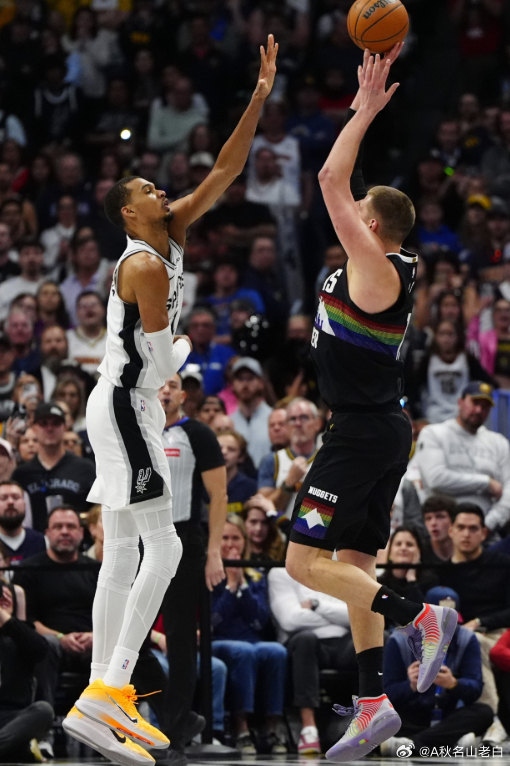 昨天，掘金加时136-134险胜马刺。约基奇出战44分钟，25中13，三分5中1