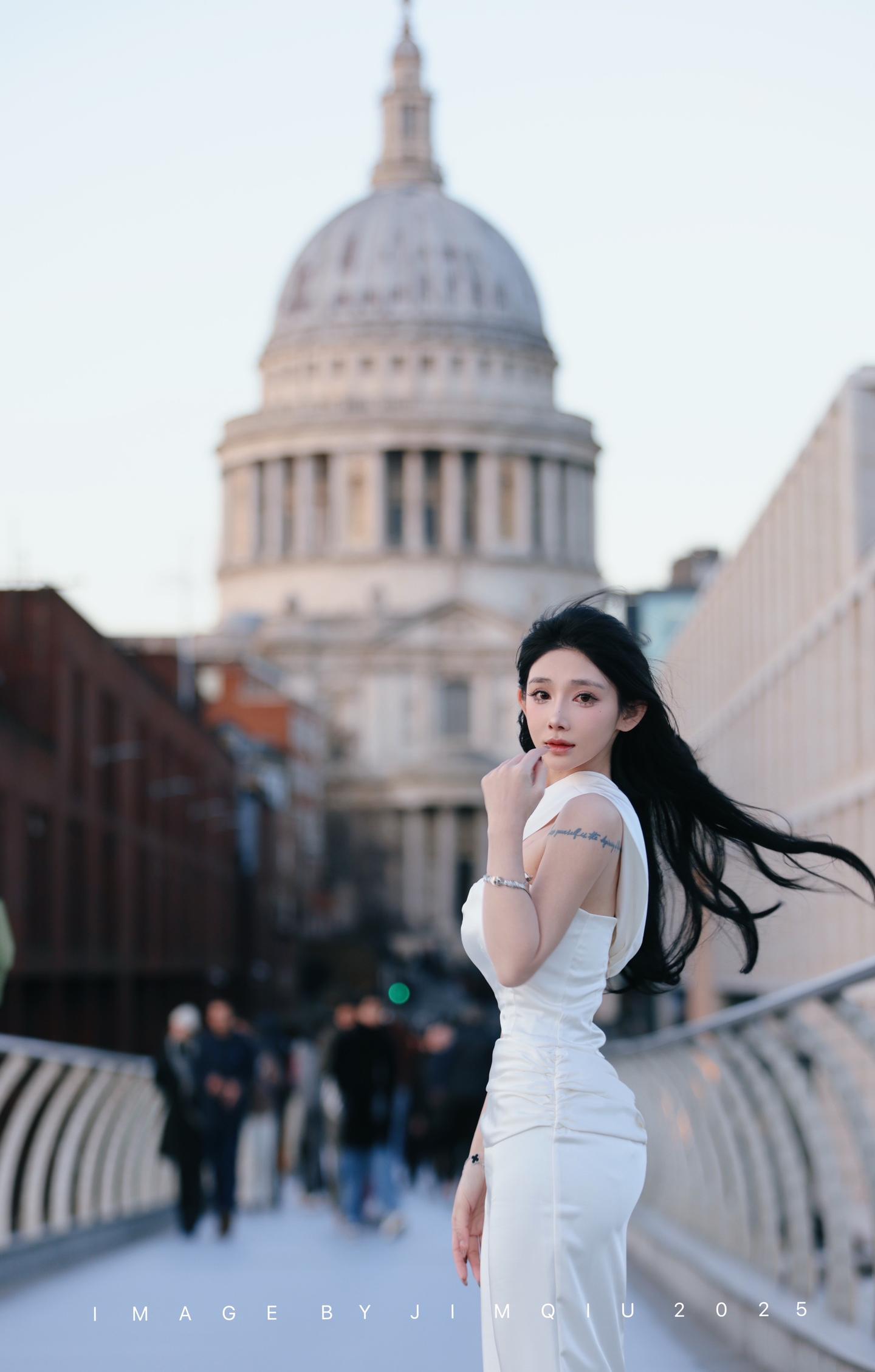 请问你现在那边是几点。