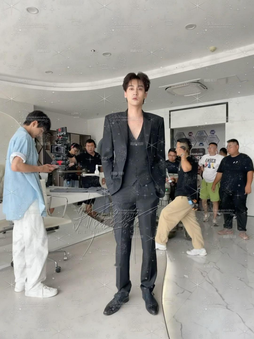 有人问我男人骚重要还是帅重要 我只能说帅到极致自然骚 