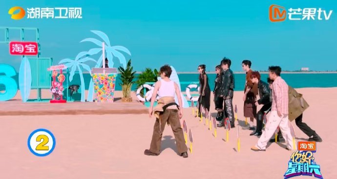 丁程鑫嗖一下飞出去了指令刚落丁程鑫就“嗖”一下飞出去，光速冲刺拿下猜题环节胜利，