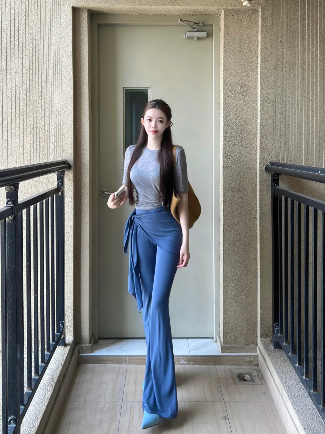 美女氛围感就是这样穿出来的！