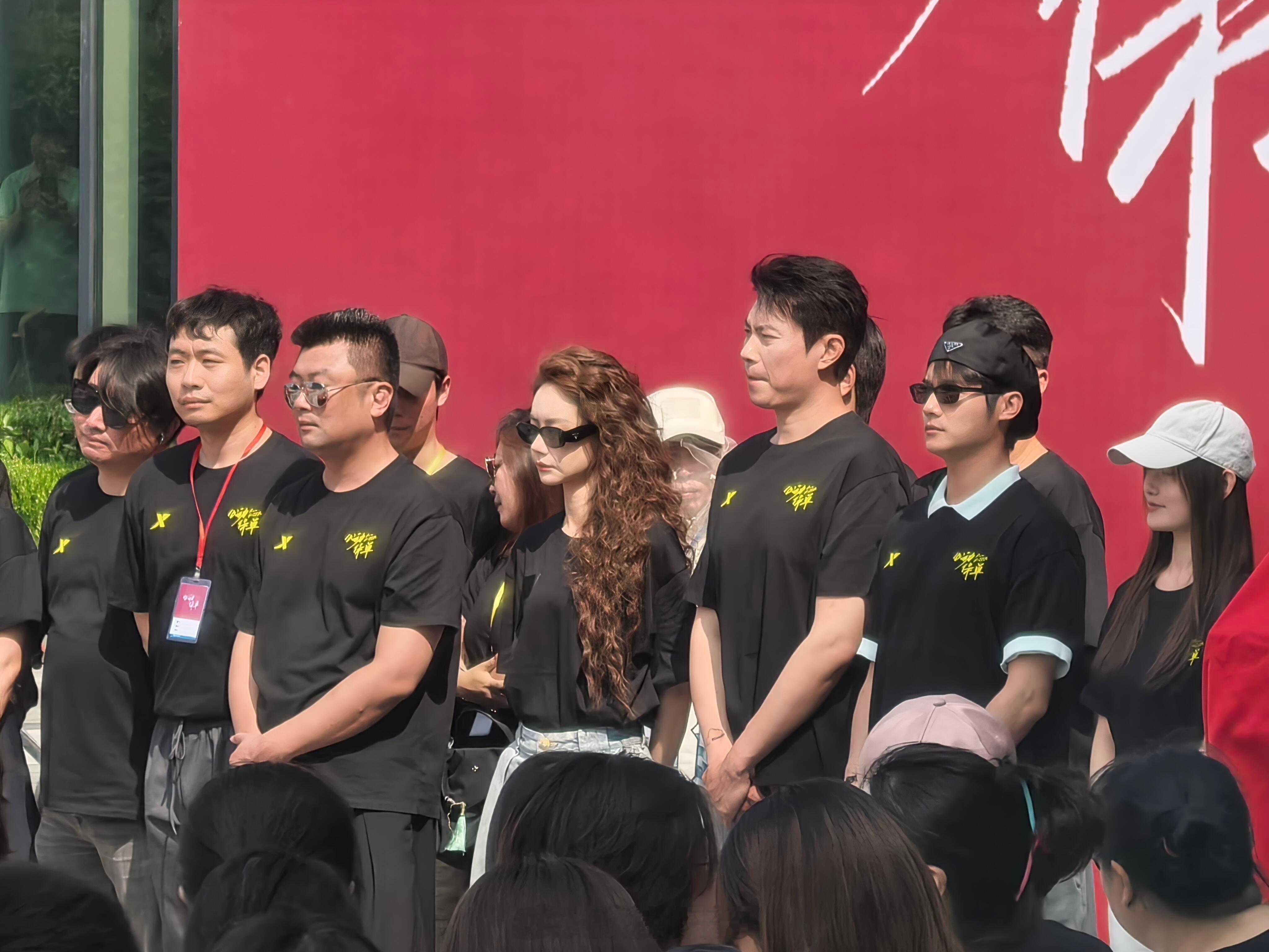 艾伦、戚薇、郑业成、蒋依依主演电影《心动保单》今天扬州开机开机大吉，拍摄顺利，票