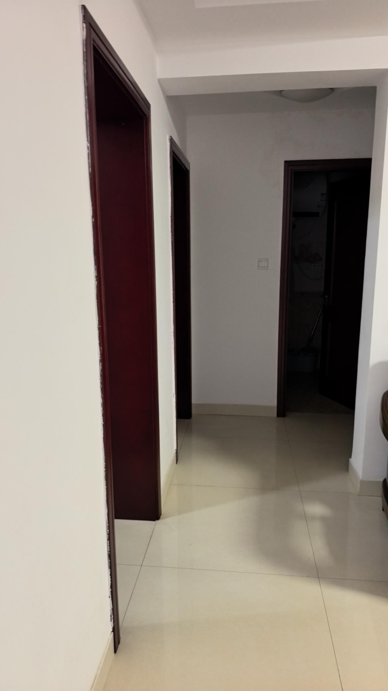 今天早上，一位在呼和浩特市赛罕区永泰城附近的一个小区买了一套房子的年轻人说，她们