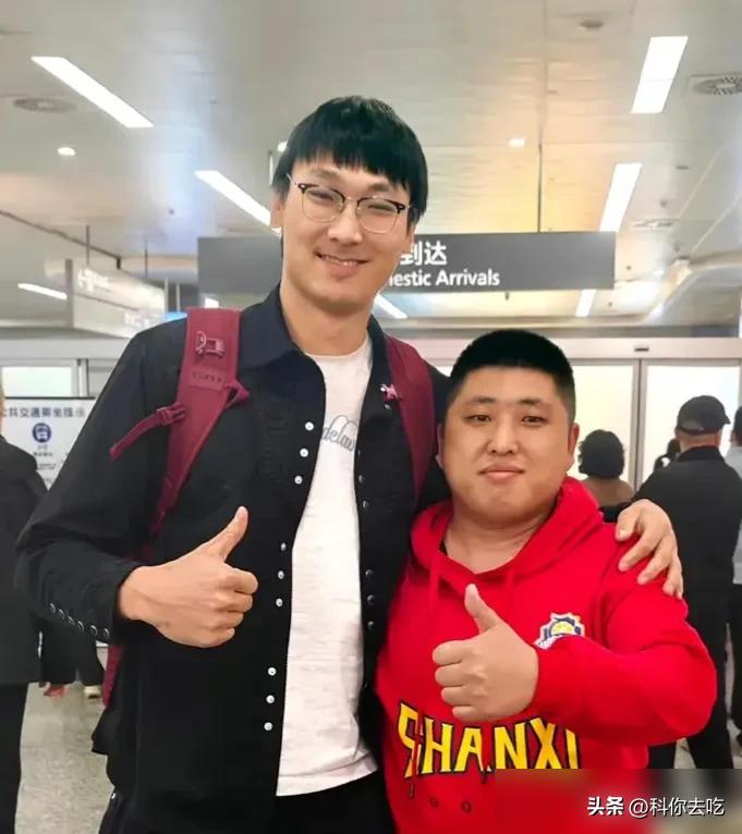 500万签字费砸下去，换回场均5.8分。山西男篮这笔“期货”，是抄底还是套牢？