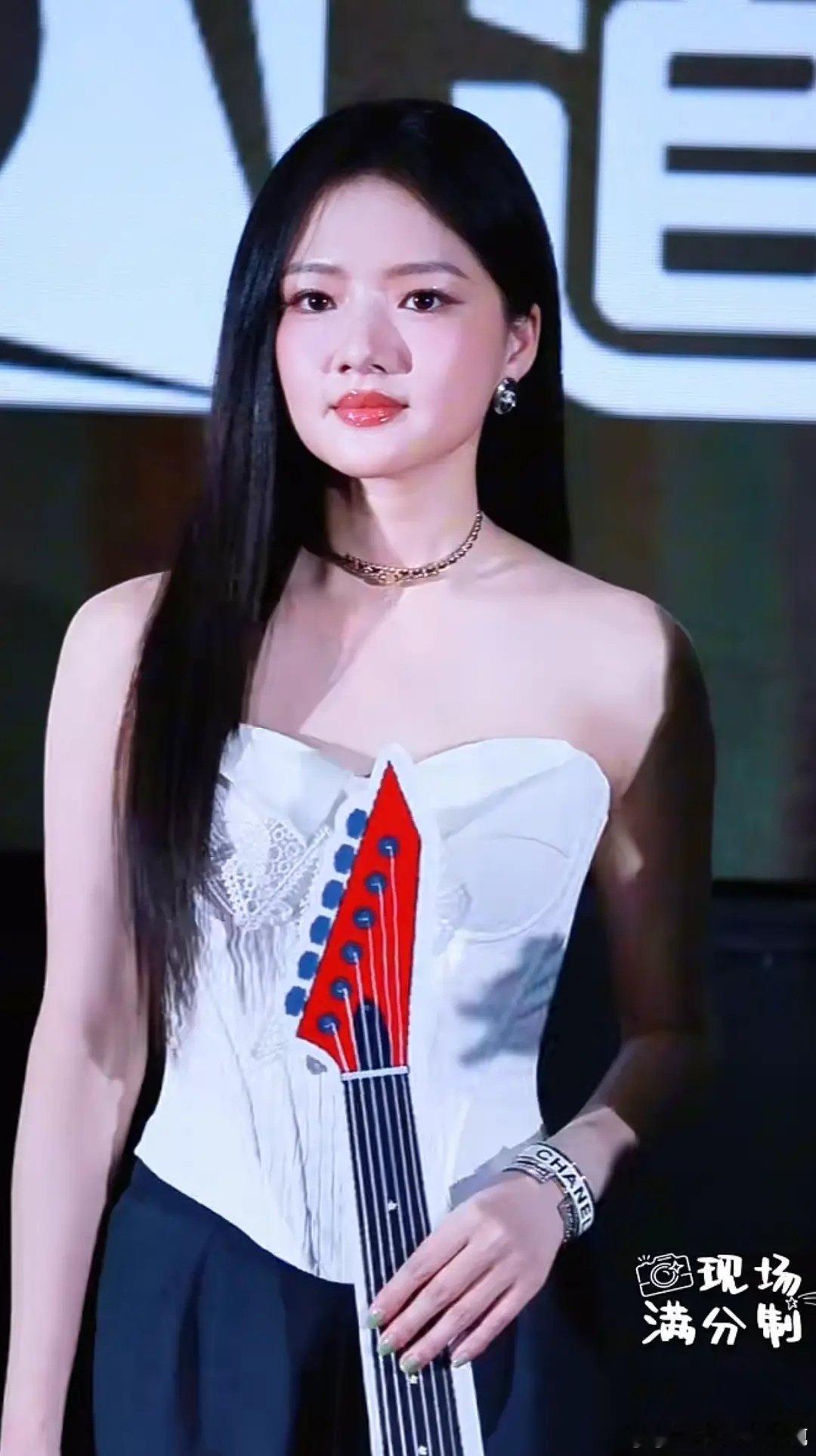 粉丝催任敏减肥任敏被粉丝催着减肥 其实演员还是看角色适配度，健康自然比什么都重要