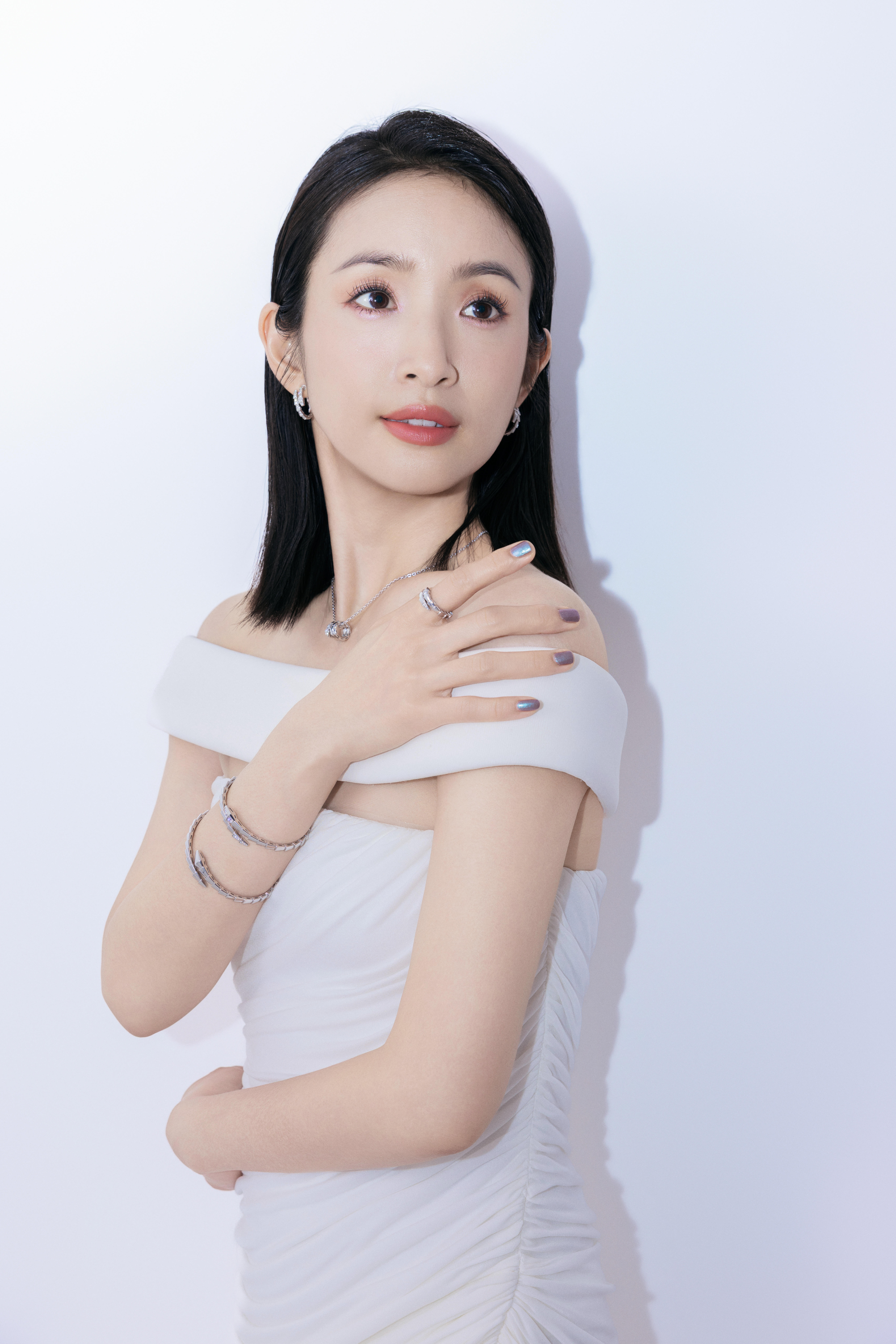 林依晨在挑战说apt不被发现吗还以为林依晨在挑战说apt 林依晨一开口我立刻坐直