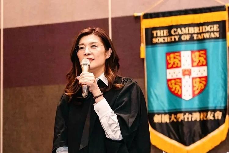 郑丽文：剑桥的求学是影响她人生最深的一段时光！

昨天，国民党主席郑丽文出席了剑