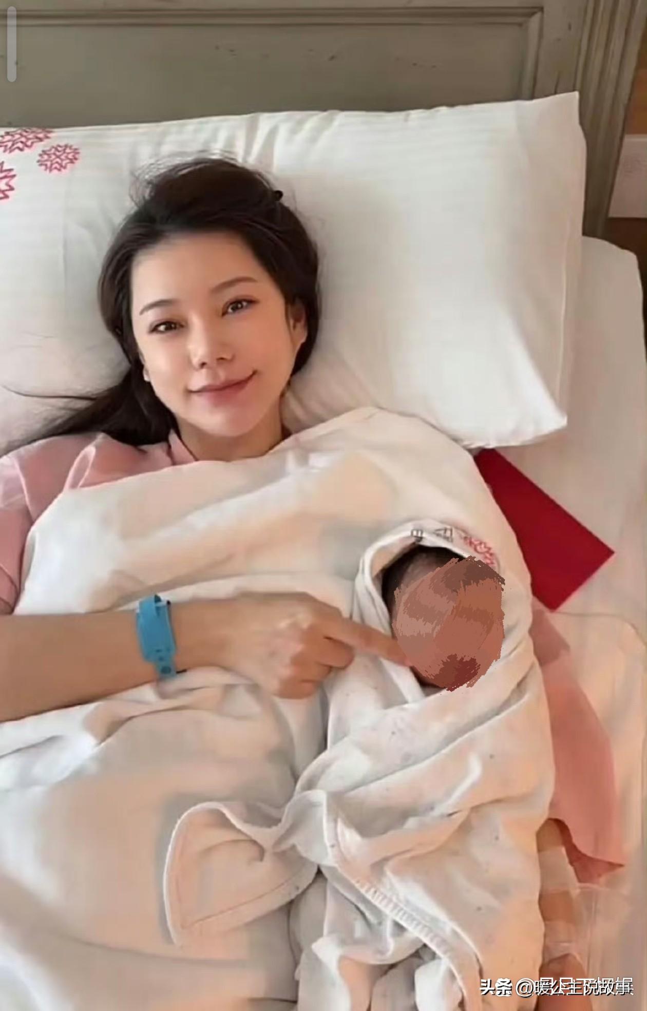 汪小菲老婆马筱梅刚生完一胎，网友就崔她二胎了！
马筱梅生完孩子才半个月不到，就开