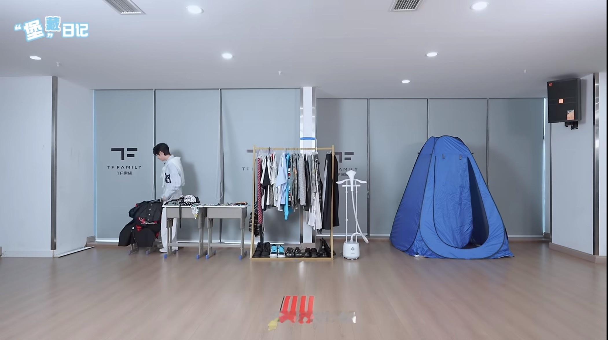 我儿子有审美了，服装界准备迎接他的鞋带吧 