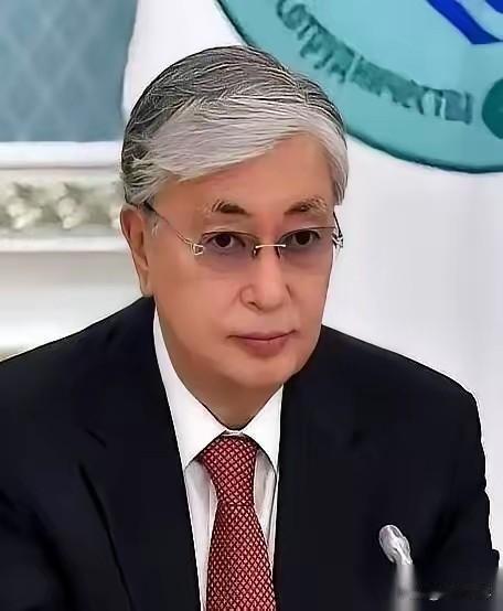 哈萨克斯坦，一度以为自己是牌桌上最聪明的玩家，结果一圈下来才发现，自己不但没赢，