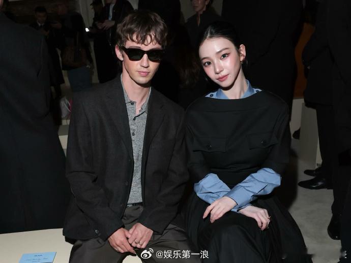 戳爷柳智敏合照戳爷柳智敏同框 戳爷Troye Sivan晒米兰男装周秀场照，与a