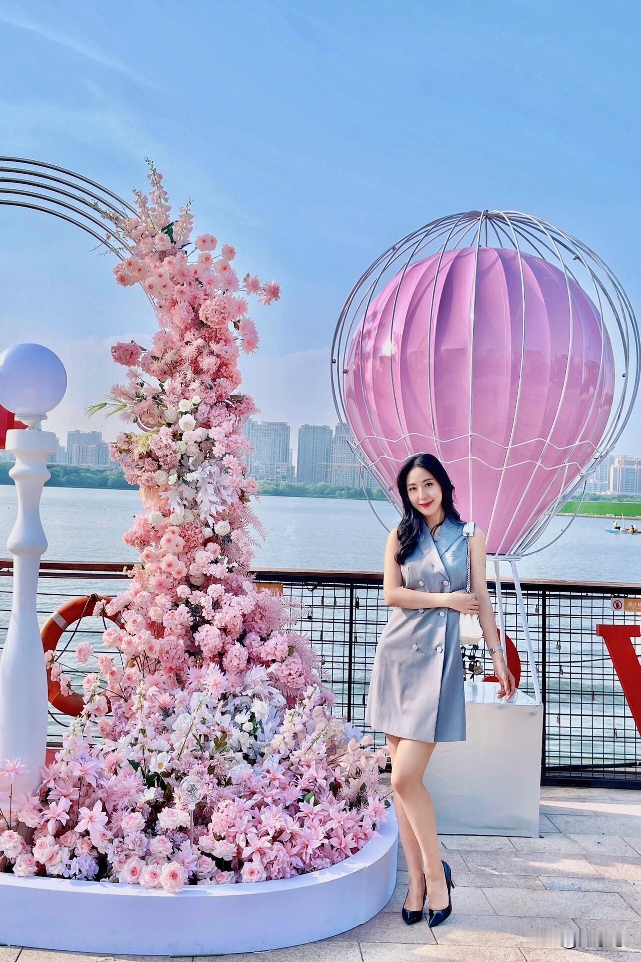 无锡万象城• 初夏美好花园🎈来一场冬日约会
安静从容做自己
便是一生浪漫的开始