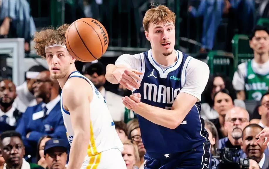 独行侠状元郎弗拉格近期4场比赛数据表现！！！
 
客场对阵鹈鹕：21中10，三分