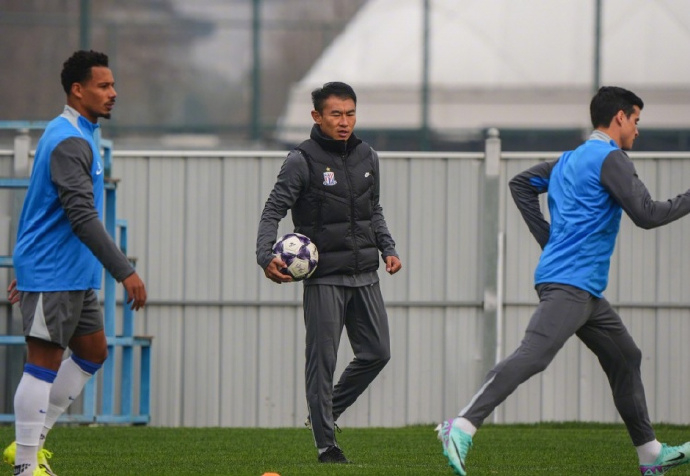 于汉超回归申花教练组 为备战新赛季，上海申花正在紧锣密鼓地进行冬训。今日申花队官