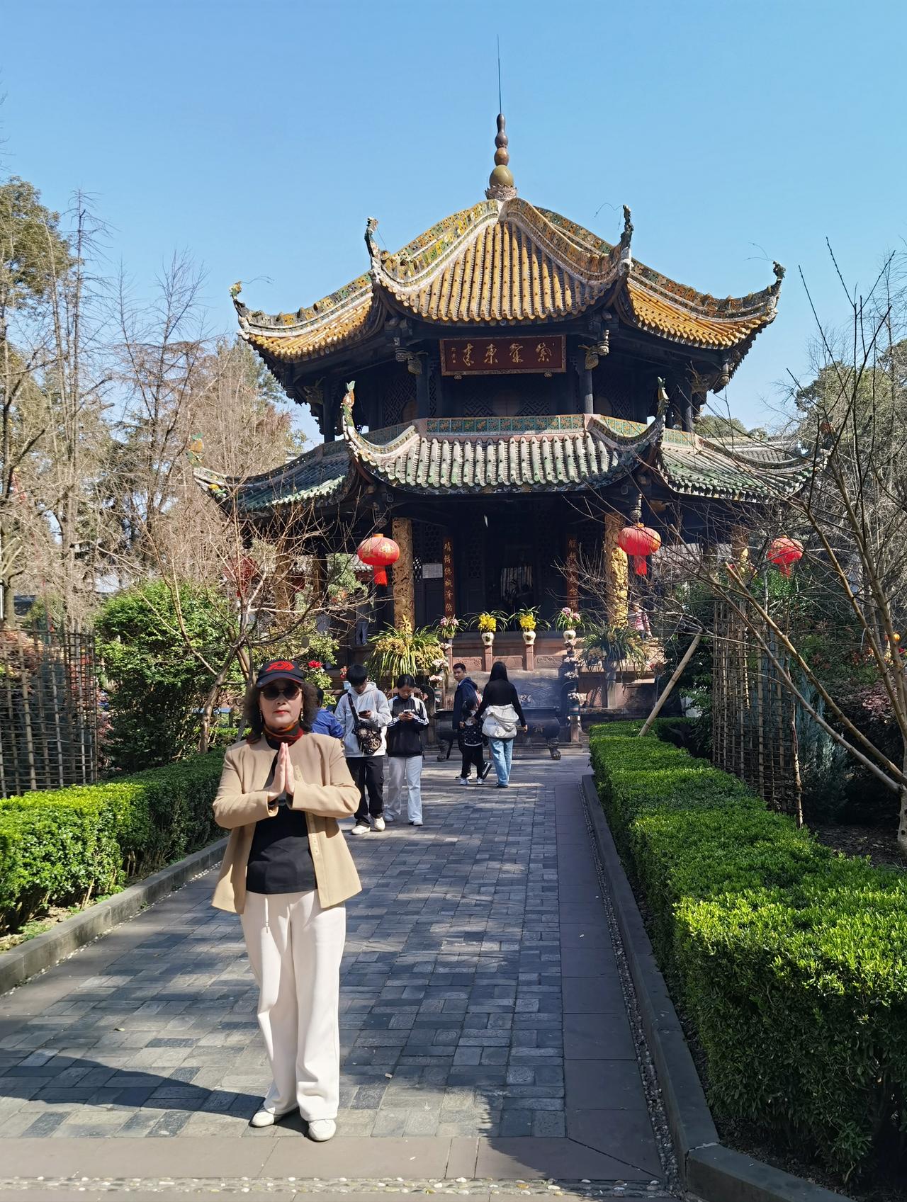 人上了岁数，与疾病和平共处

人吃五谷杂粮，难免生百病。何况人上了岁数，身体机能