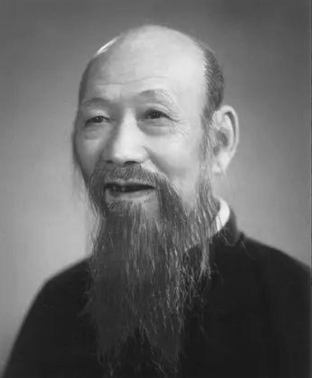 1931年，省主席将账单拍在蒋介石桌上：“委员长，夫人半月花一万三大洋，谁出？”