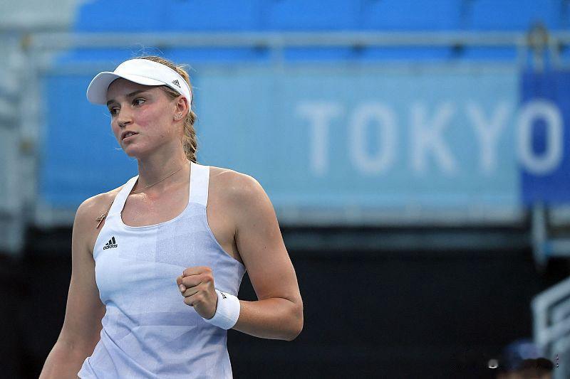 WTA500东京站快讯，🇰🇿莱巴金娜伤退🇨🇦费尔南德斯不战而胜晋级女单四