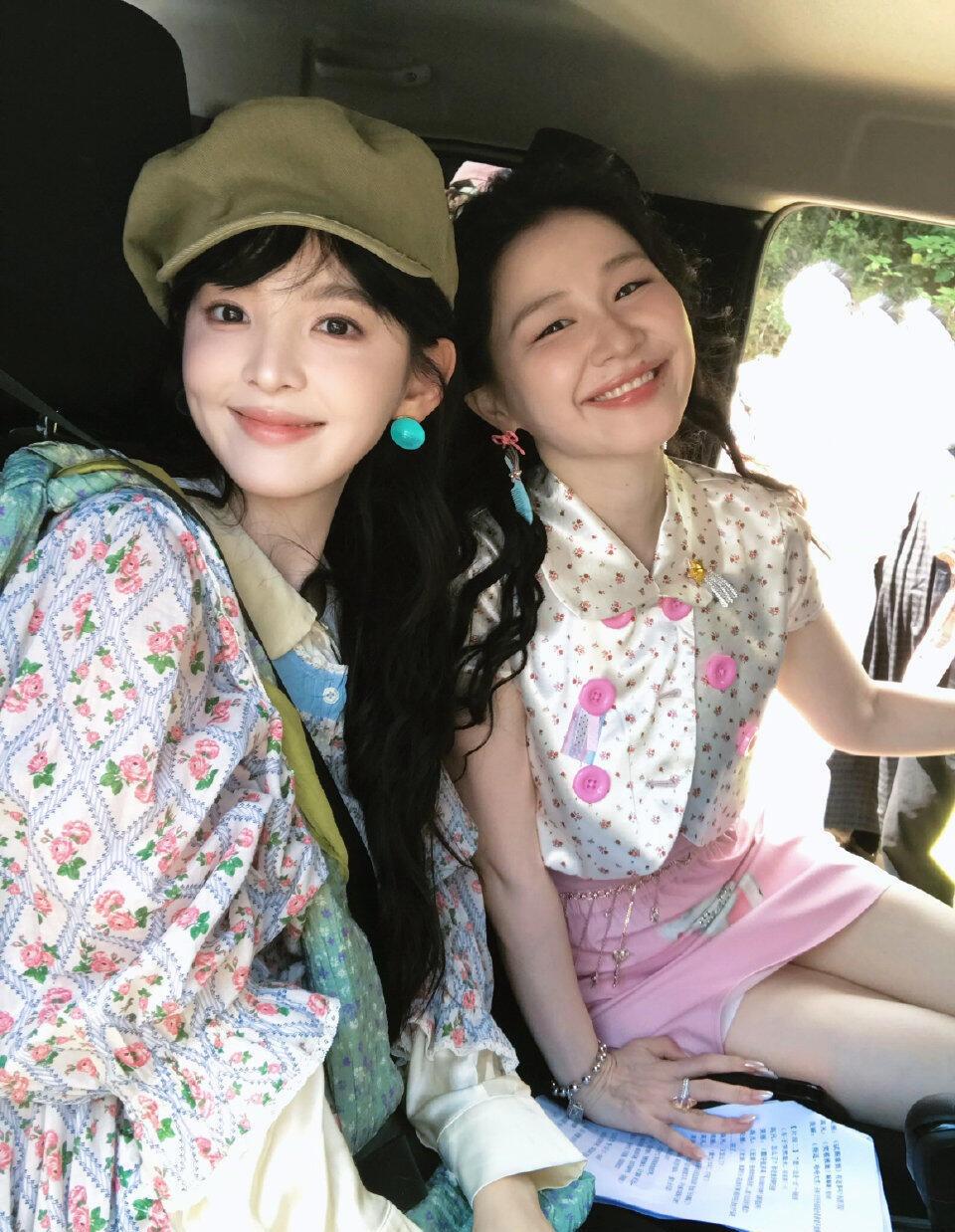 章若楠金靖合唱MV也太甜了，完美复刻我和闺蜜出游日常！默契规划行程、一起吐槽打闹