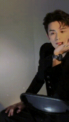 吴磊ted式演讲吴磊演讲风格🚴把骑行途中的思考搬上讲台，吴磊的发言松弛沉稳，像