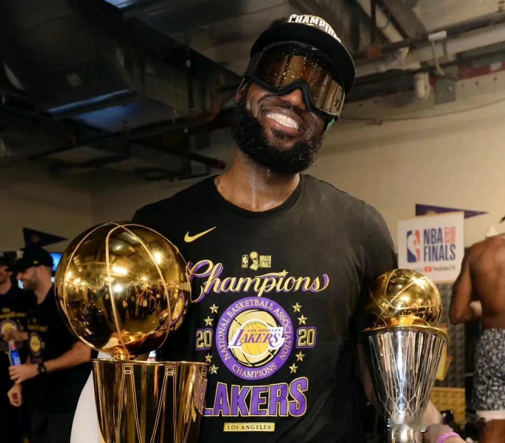 ESPN评选的21世纪前25位球员：

1. 勒布朗·詹姆斯
2. 科比·布莱恩