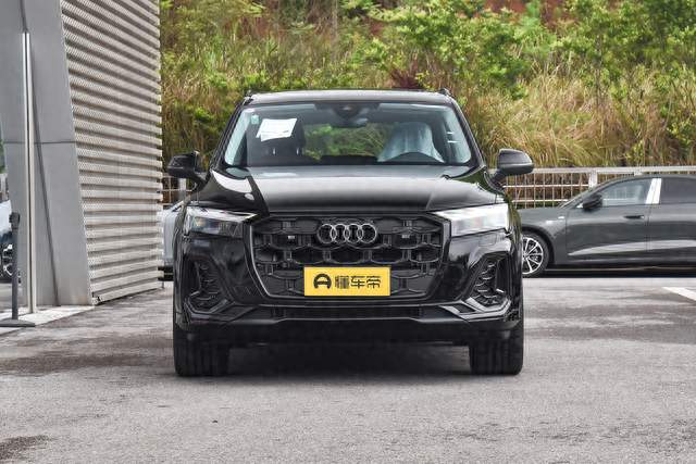 优惠几十万的进口豪华 7 座 SUV，奥迪 Q7 还值得入手吗？