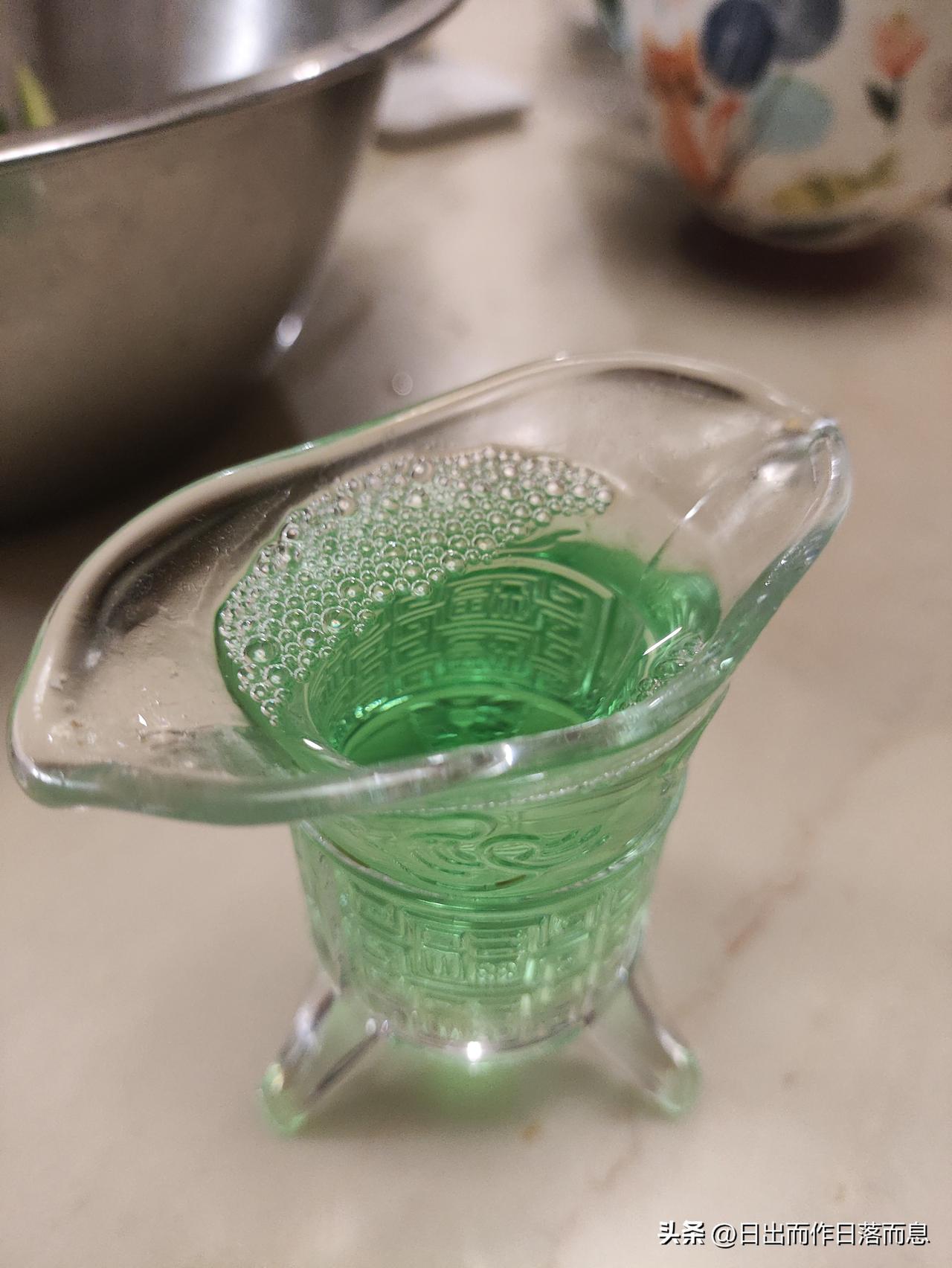 美酒让人醉
杨林肥酒
味道不错哦
太赞了
绿色的养眼哈哈哈哈哈酒坛子酒 杨林肥酒