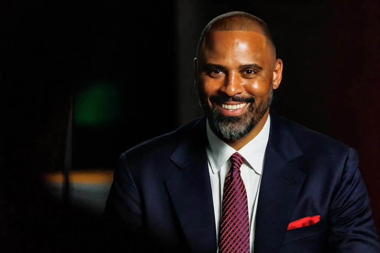 23-24赛季火箭教练团队：
🏆 主教练：乌杜卡(Ime Udoka)
🏆 