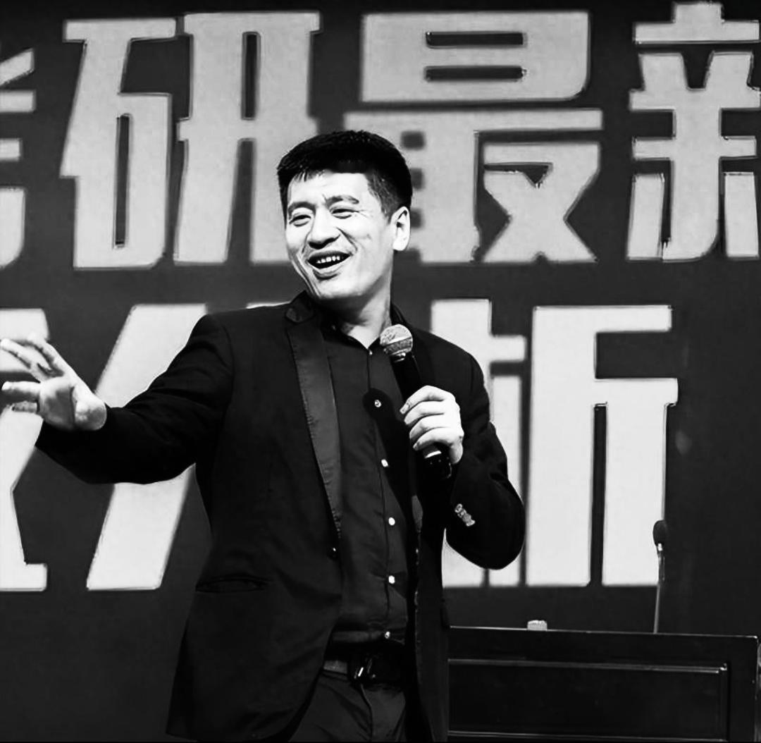 太让人痛心了！今天早晨我妈问我:张雪峰是什么了不起的人物，怎么网络上全是他的信息