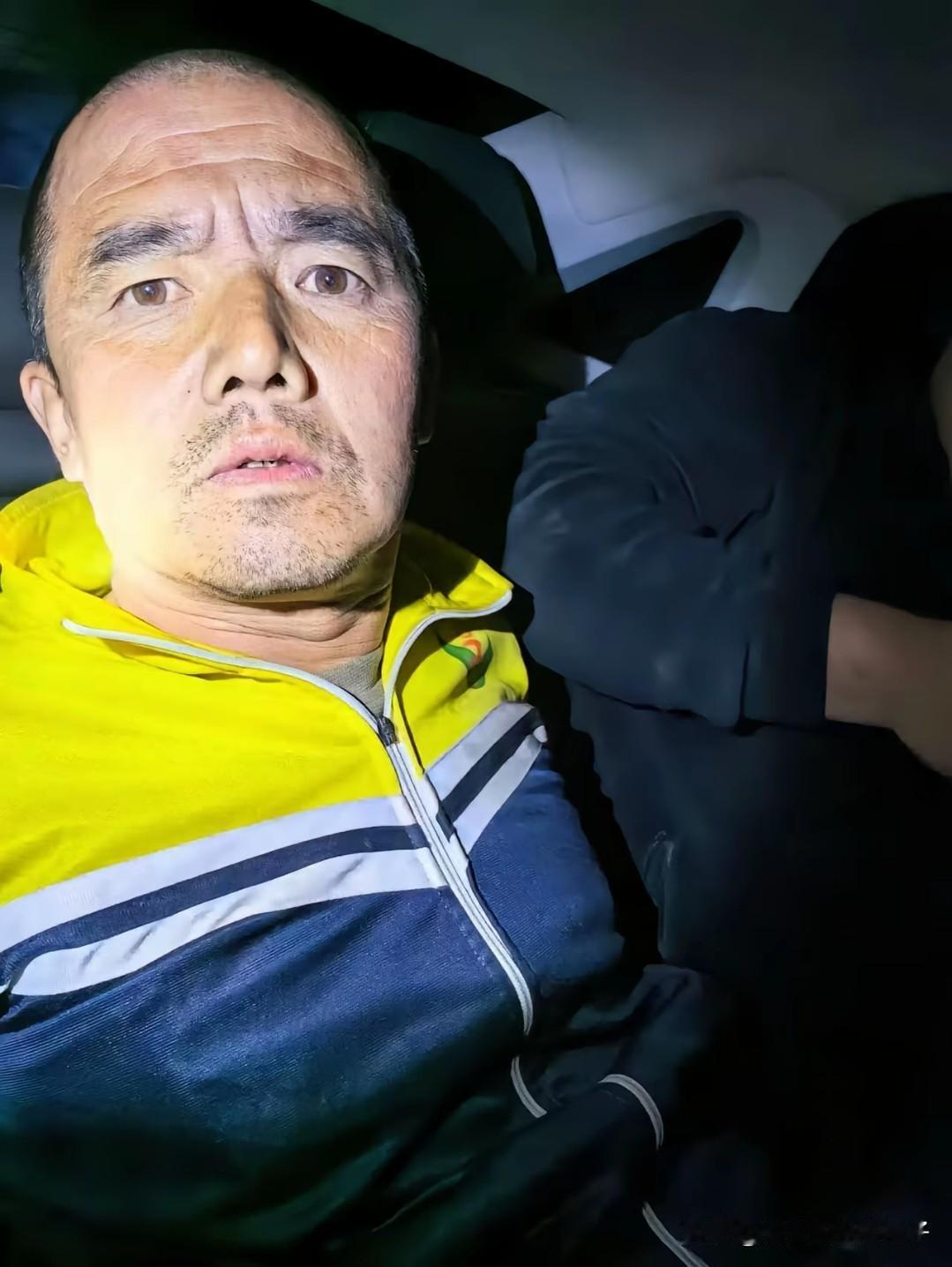 昨晚，悬赏6万的高大友被抓到了，根本没有跑多远，离他家就10多公里！

距离他逃