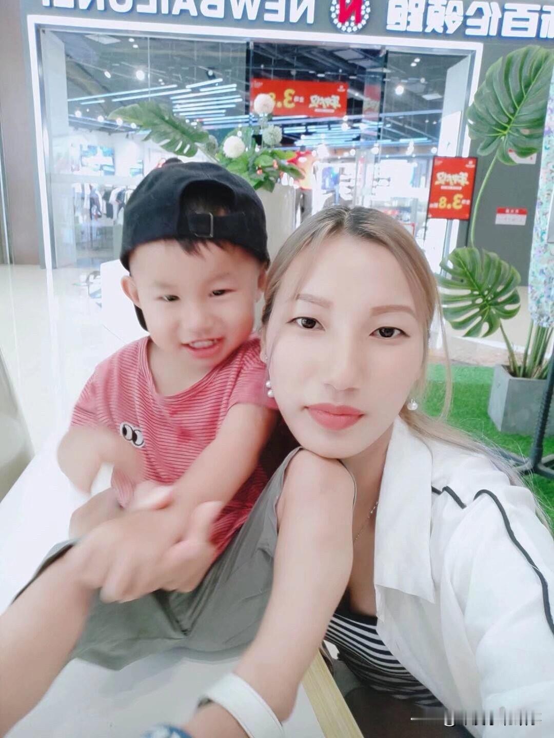 有妈妈的孩子那份开心是发自内心的幸福，要是你不那么固执，任何事情都能够和我有一个